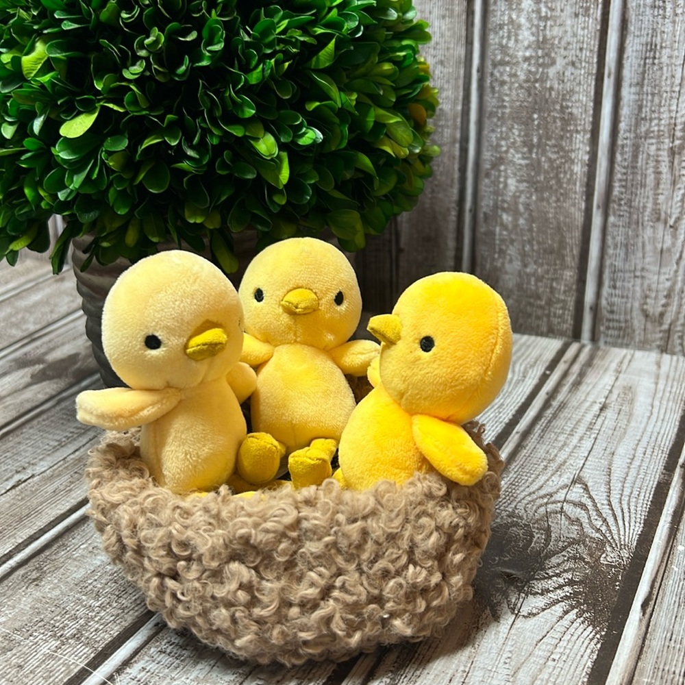 Jellycat Nesting Chickies Plush Soft Toy Three Yellow Chicks In Nest